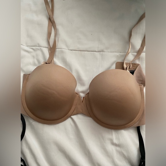 Victoria Secret Bras - Picture 3 of 3